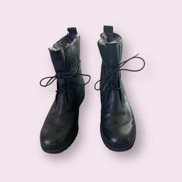 CLARKS Narrative Minx Judy Leather Lace Up Ankle Boots Carma Joy Creations